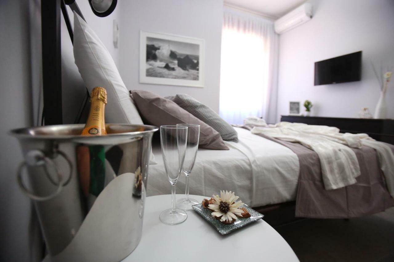 Amalficoastapartments ซาแลร์โน ภายนอก รูปภาพ